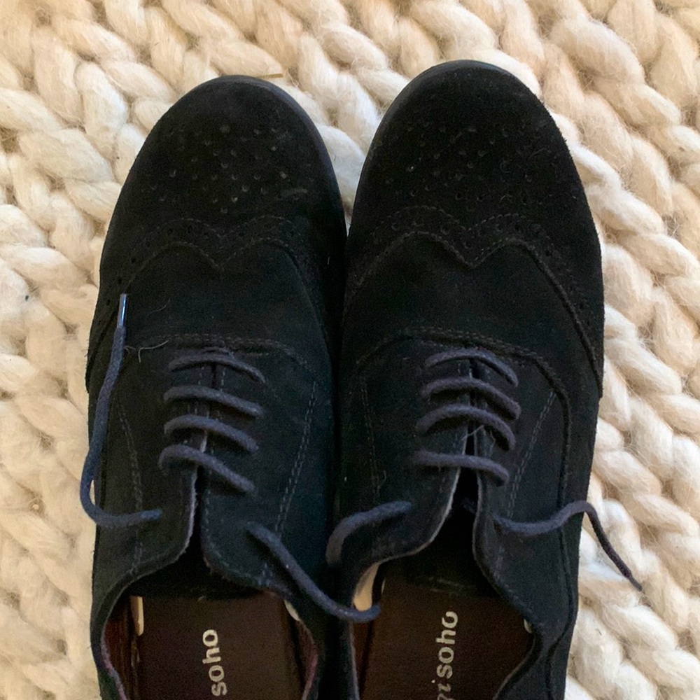 Cool vintage inspired wingtip Oxford comfortable, soft shoes